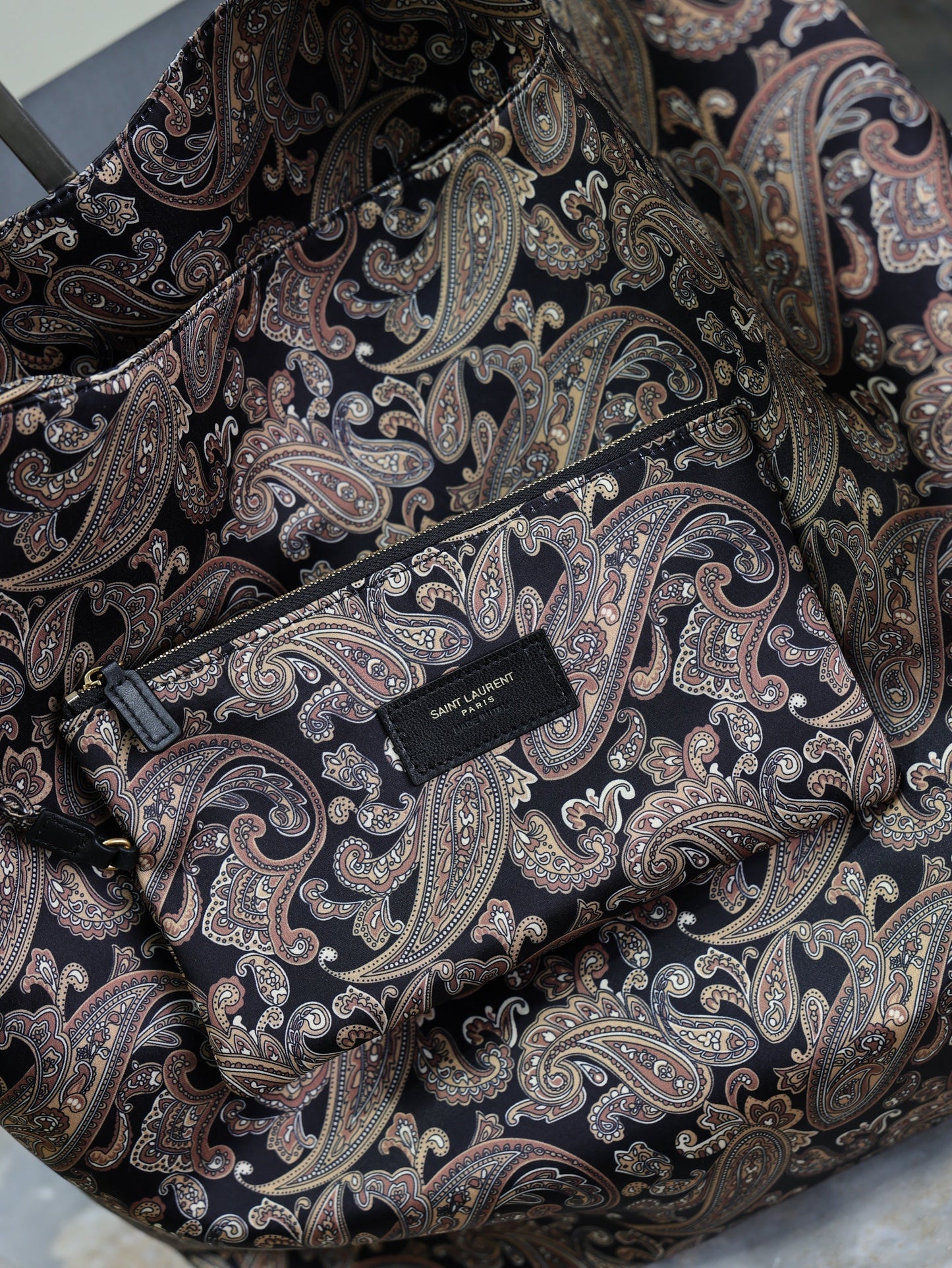 YSL 25S AMALIA 50 IN NAVY MULTICOLOR SILK TWILL GOLD HARDWARE