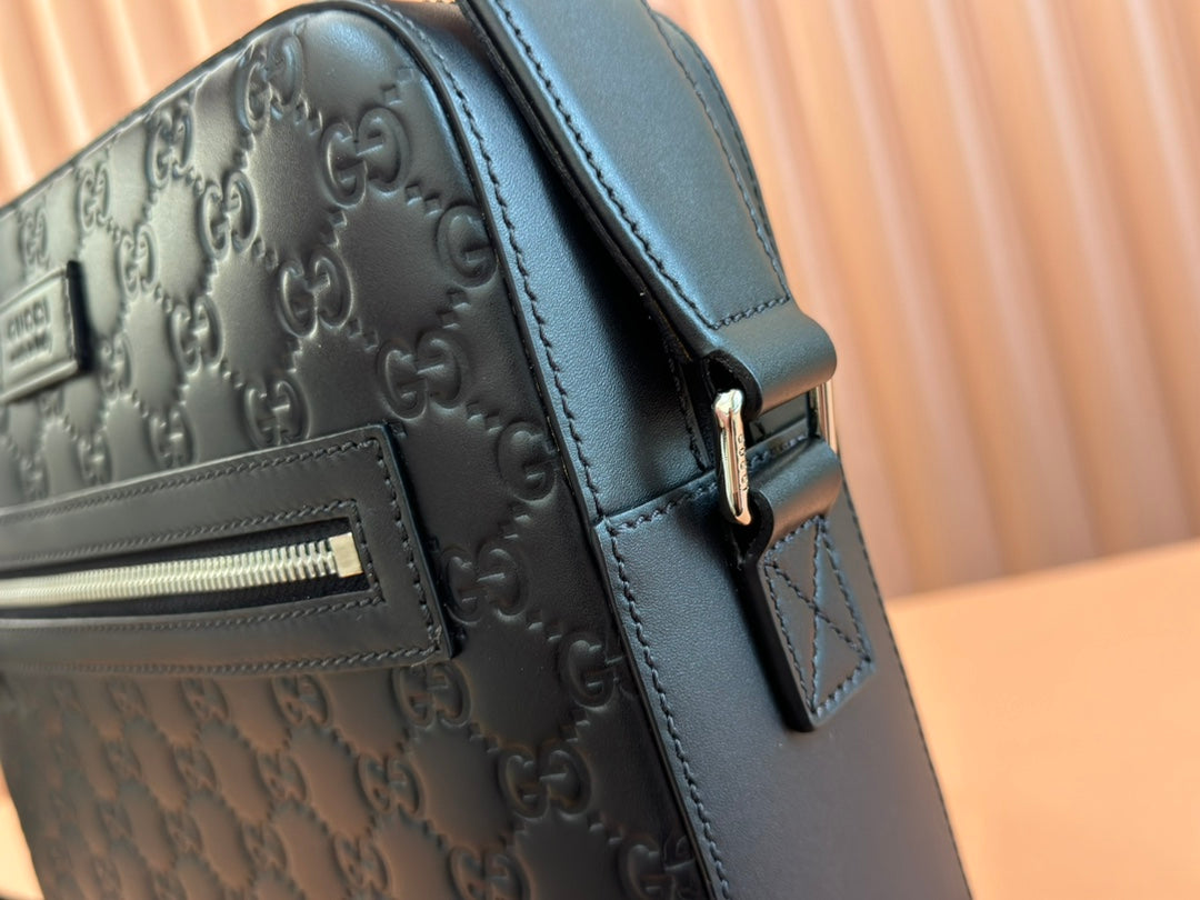GUCCI SIGNATURE MESSENGER BAG 28 IN BLACK CALFSKIN