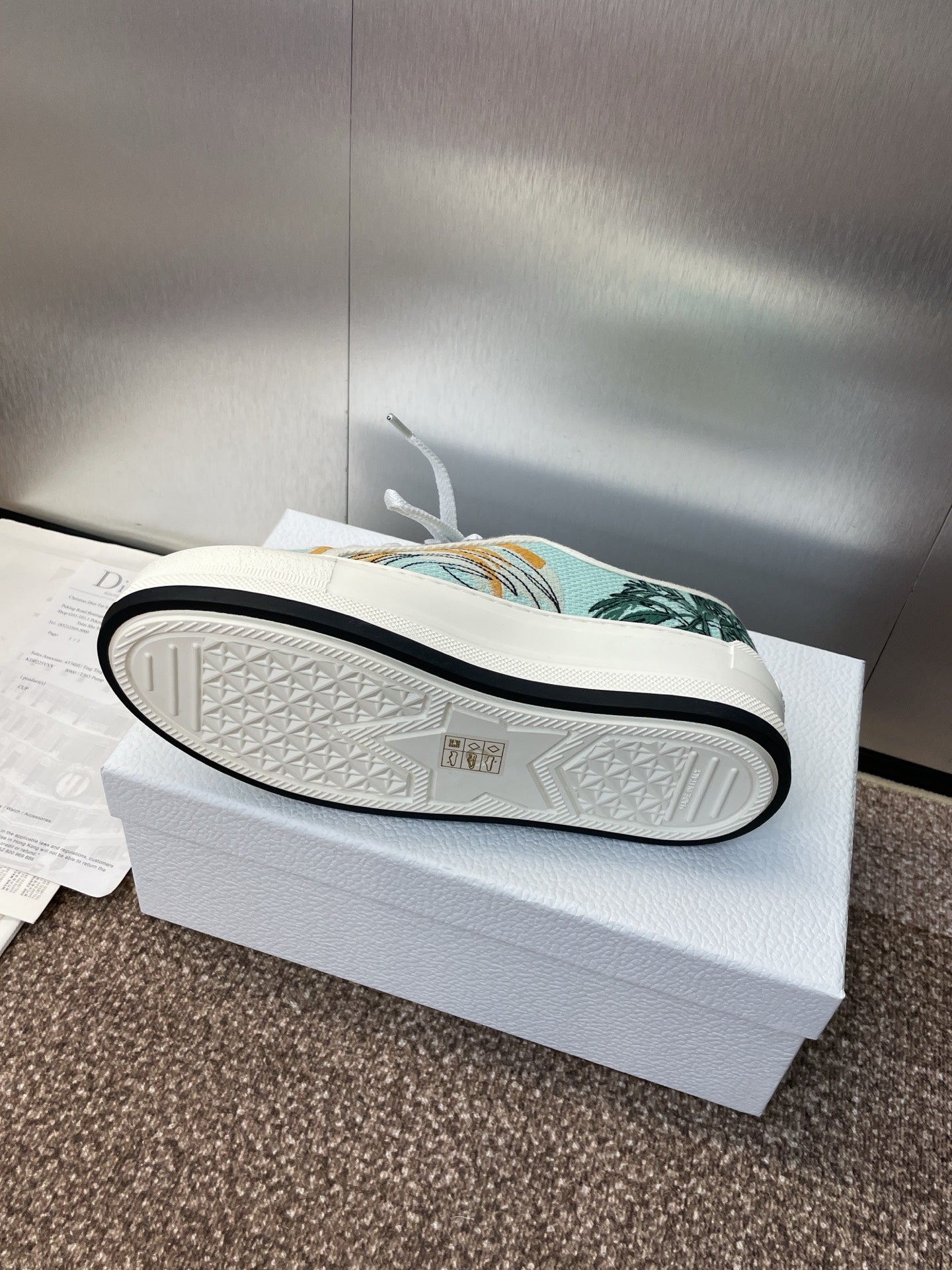 DIOR 25S WALK'N' SNEAKER IN MULTICOLOR OBLIQUE EMBROIDERED COTTON