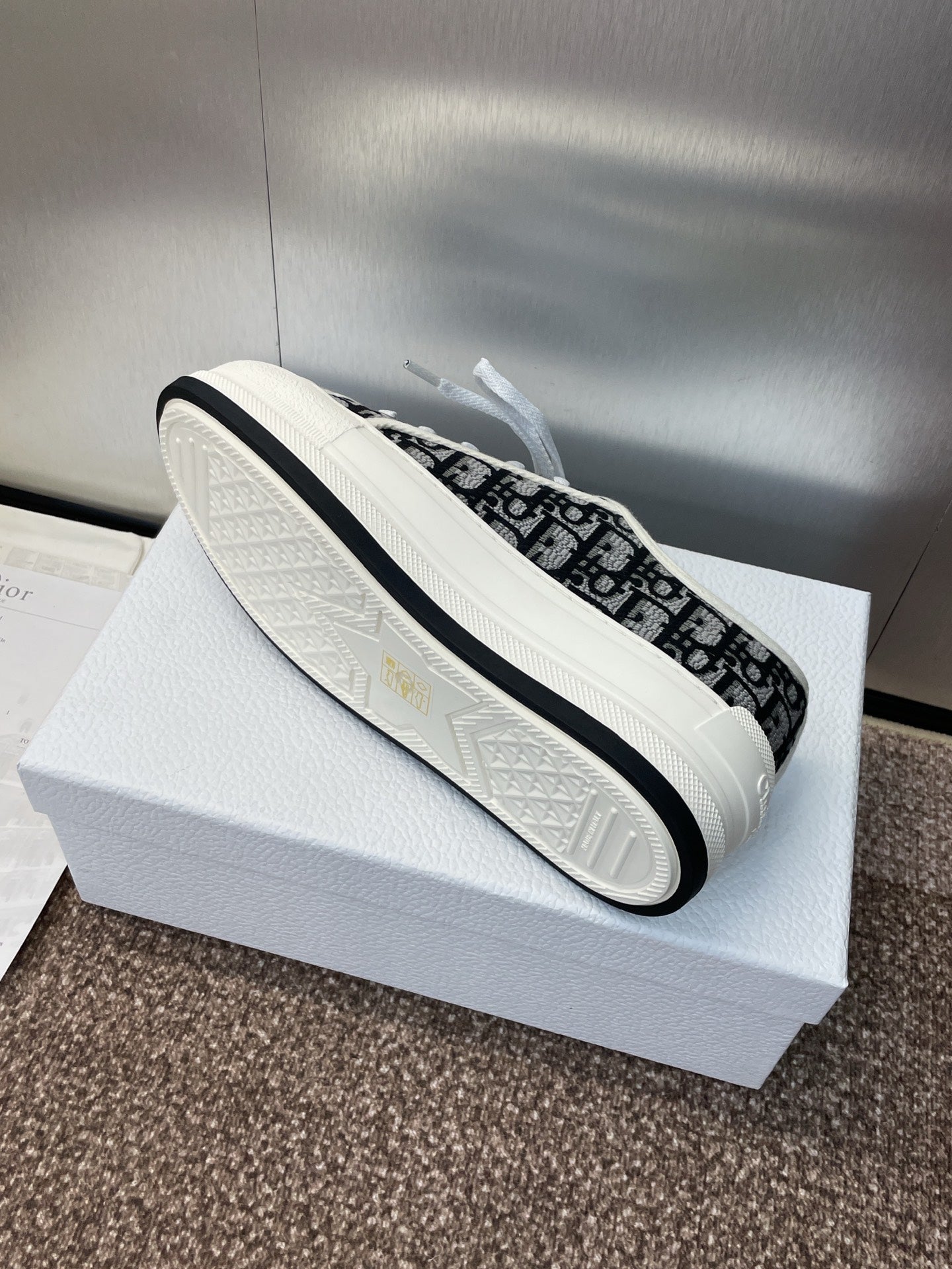 DIOR 25S WALK'N' SNEAKER IN DARK GREY OBLIQUE EMBROIDERED COTTON