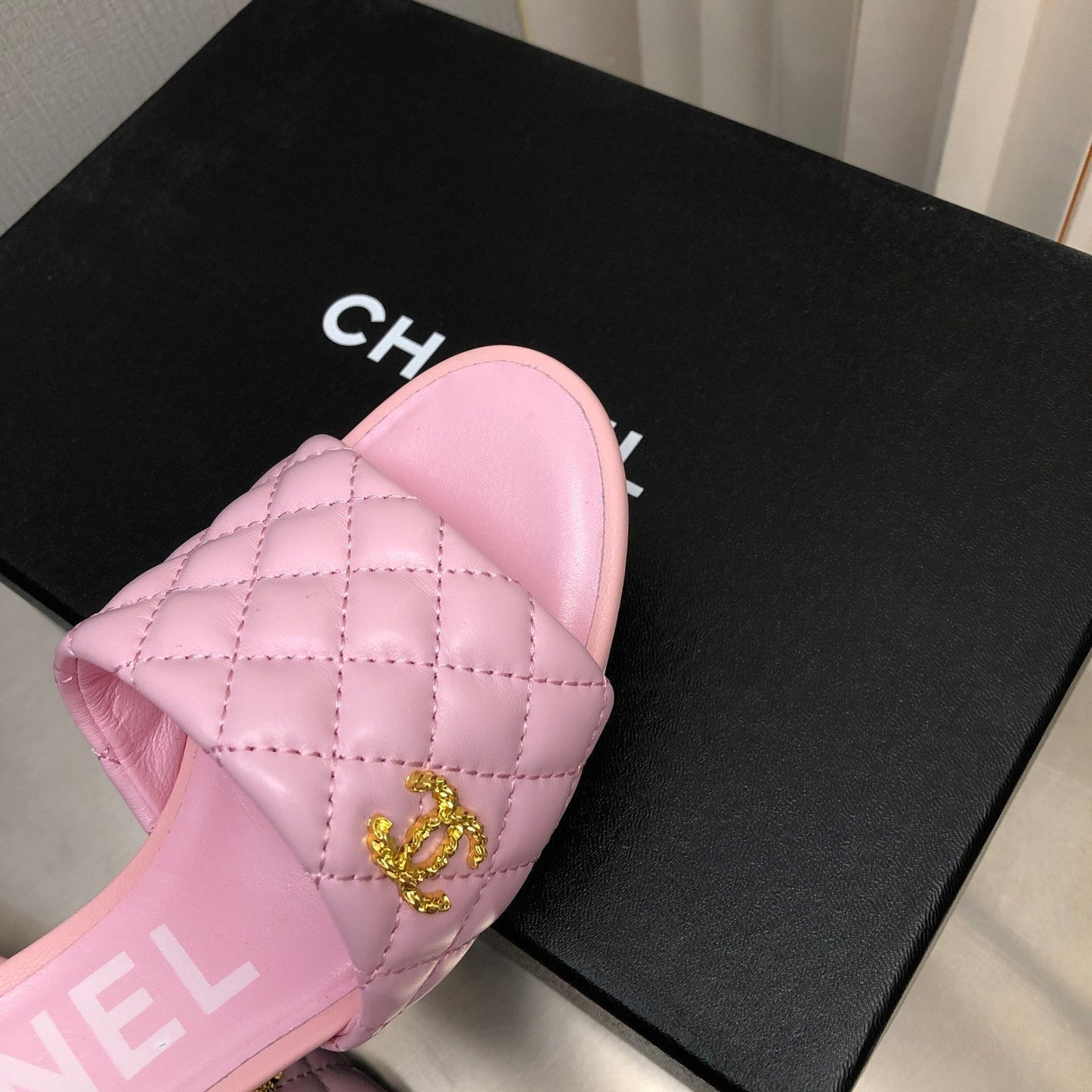 CHANEL DIAMOND-QUILTED 6 CM SANDALS IN BABY PINK LAMBSKIN
