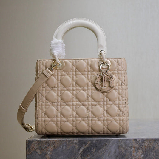 DIOR MEDIUM LADY BAG 24 IN POWDER BEIGE QUILTED MACROCANNAGE CALFSKIN METAL CHARM