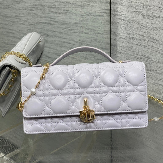 DIOR 25S  TALK PHONE POUCH 21 IN PALE LILAC CALFSKIN GOLD HARDWRE
