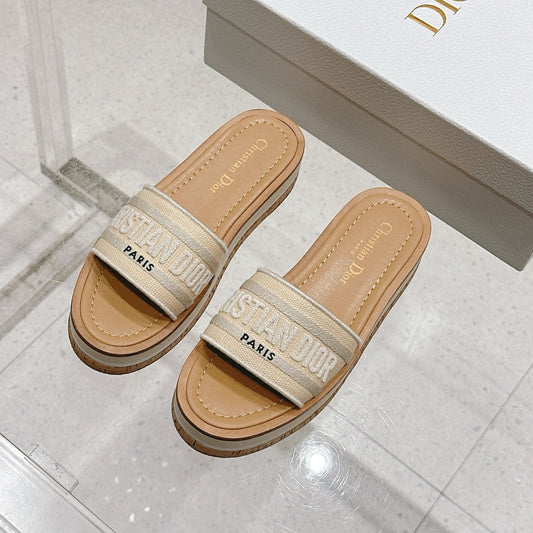 DIOR DWAY WEDGE SLIDES 45MM IN BEIGE FABRIC RAFFIA SOLE