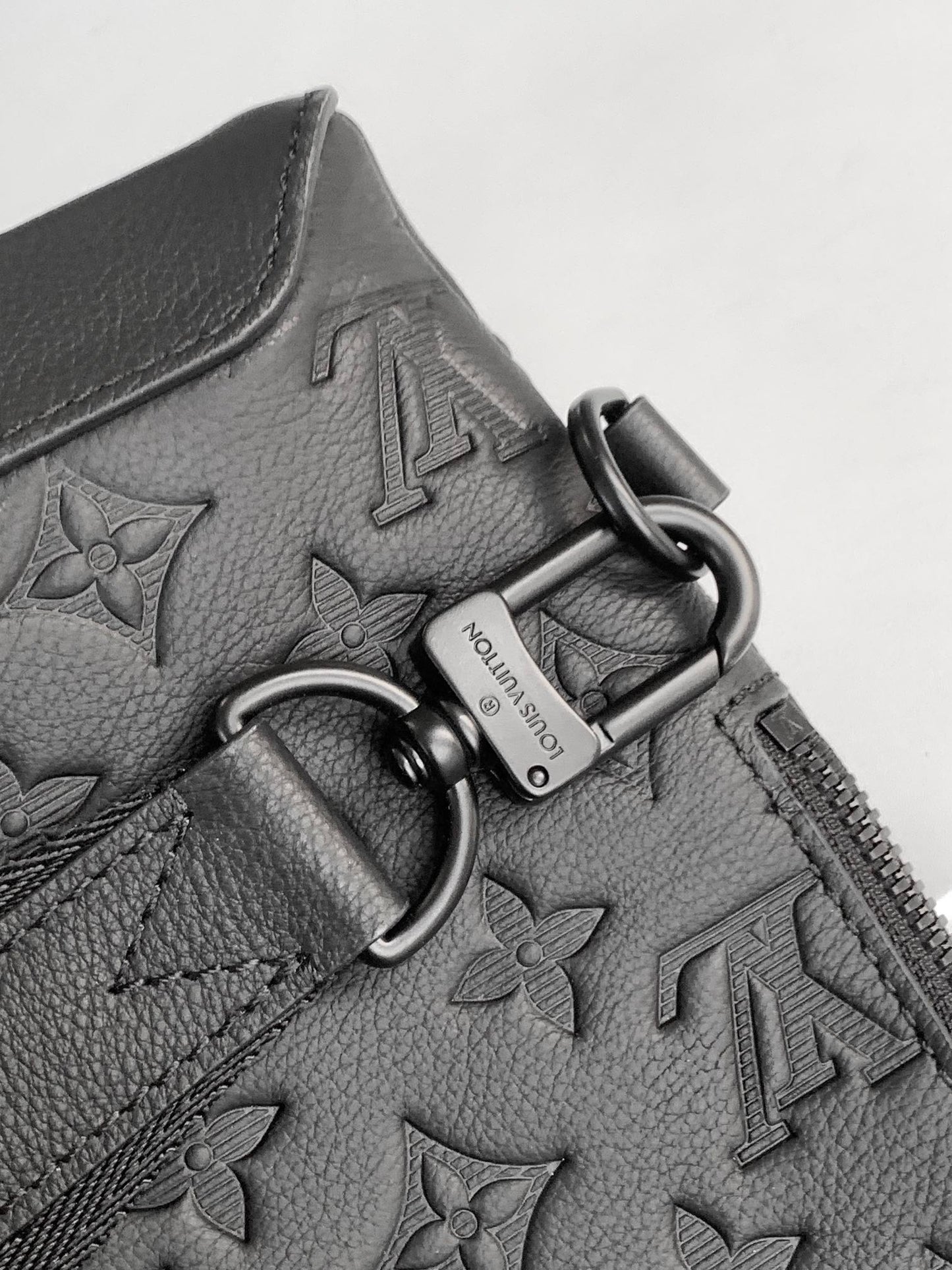 LOUIS VUITTON DUO CROSSBAG BAG 42 IN BLACK EMBOSSED CALFSKIN