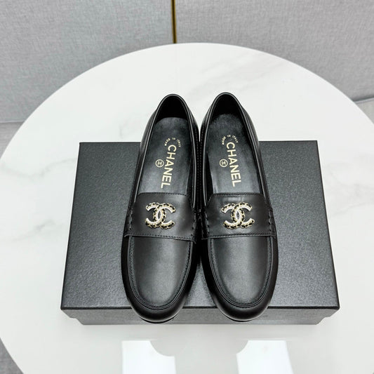 CHANEL LOAFER 25S IN BLACK LAMBSKIN WITH GOLD HARDWARE