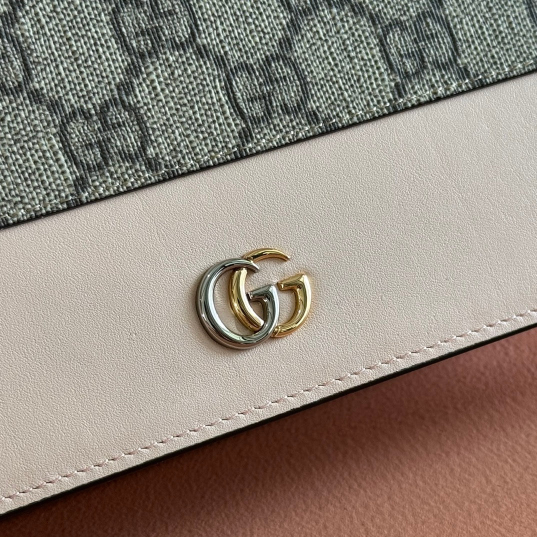 GUCCI MARMONT WALLET ON CHAIN 20 BEIGE AND WHITE IN CALFSKIN