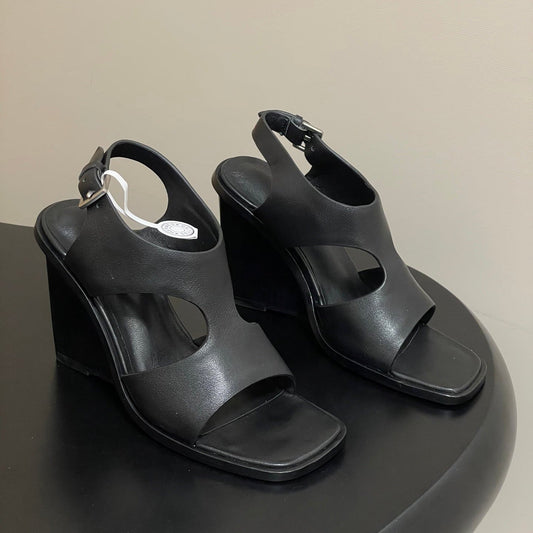 HERMES 25S KALYA WEDGE SANDAL 100 MM IN BLACK LAMBSKIN