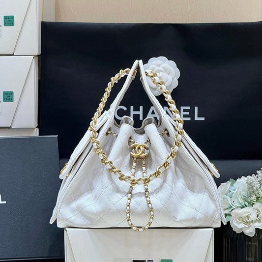 CHANEL 25 HANDBAG IN WHITE 30 GRAINED CALFSKIN GOLD HARDWARE