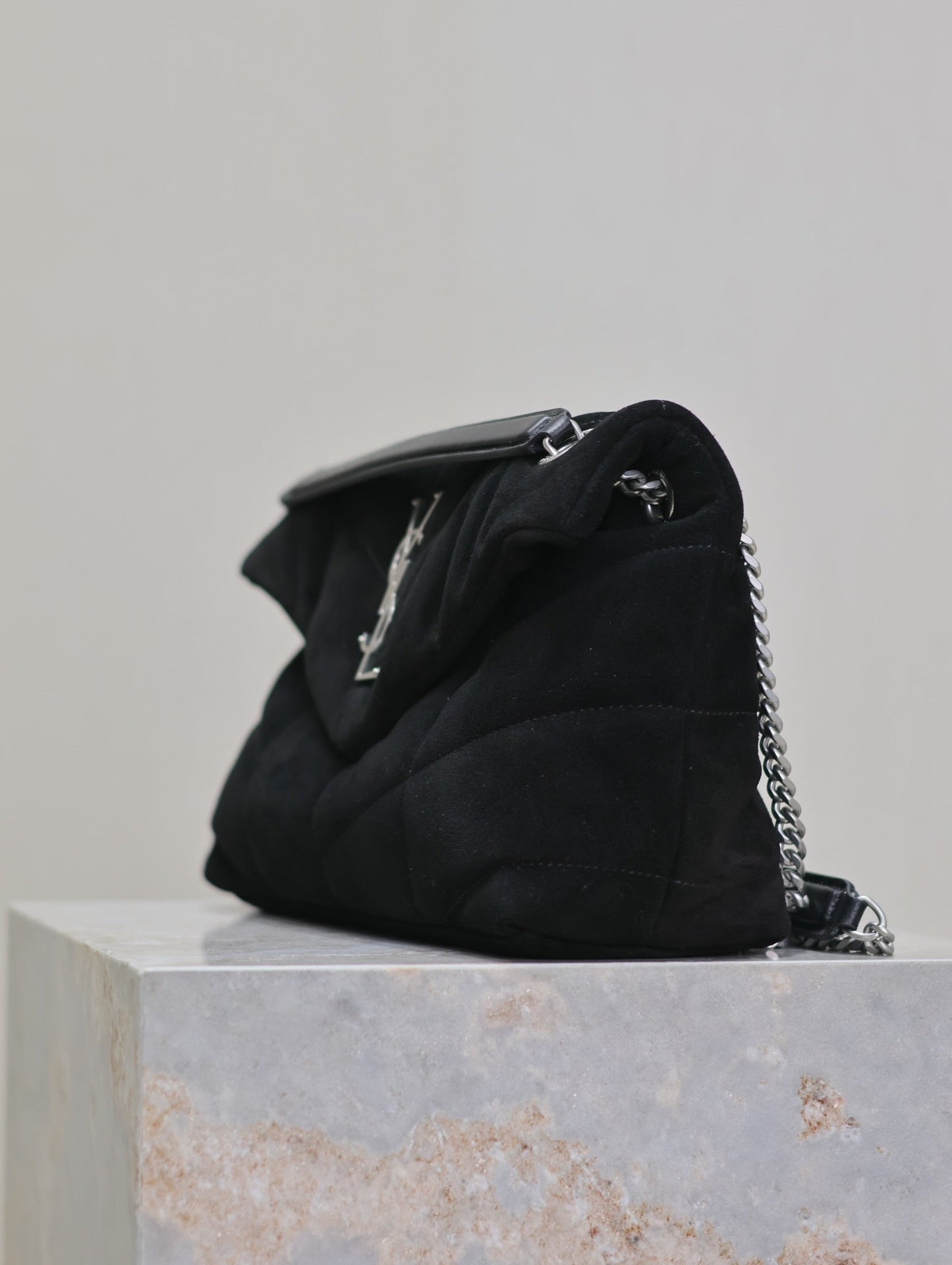 YSL 25S LOULOU PUFFER MM 29 IN BLACK SUEDE SILVER HARDWRE